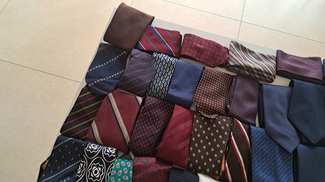 Lotto 94 cravatte - seta, sintetico, lana