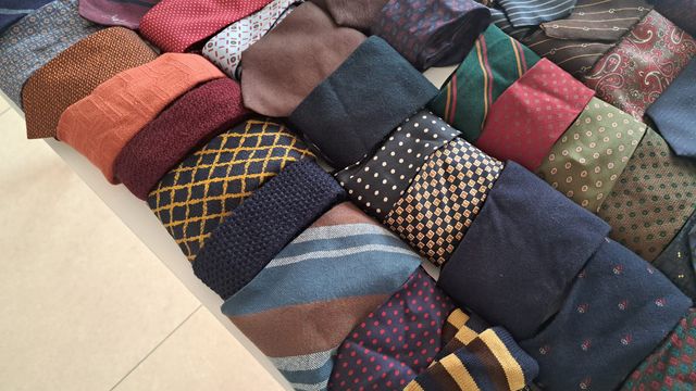 Lotto 94 cravatte - seta, sintetico, lana