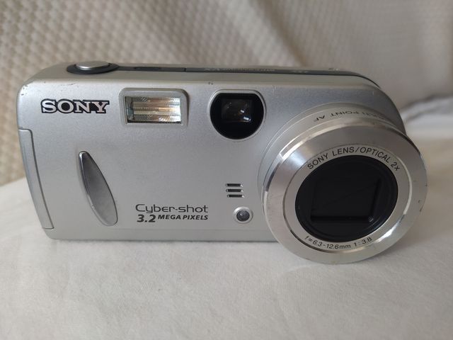 Câmaras Sony e Olympus