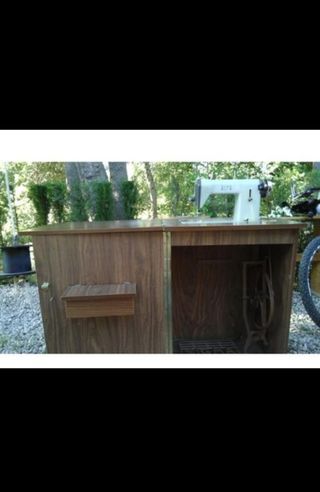 Se vende máquina de coser ALFA SIGMA .
