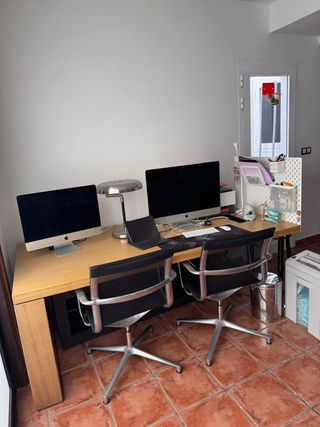 Escritorio de marca, buena calidad