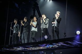 DVD•1D- One Direction: This is US • 2013