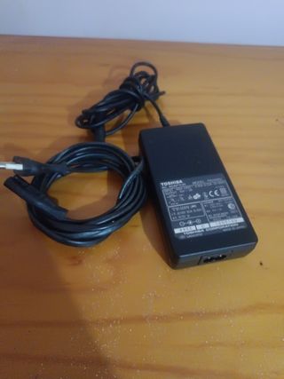 Cargador Toshiba 