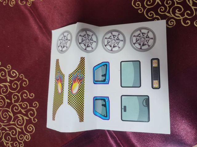 maqueta Monta y Decora tu Monters truck