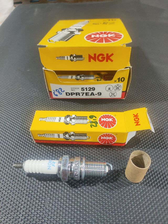 Bujías NGK para motos