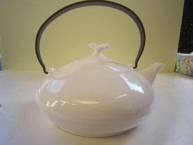 piccola teiera in porcellana