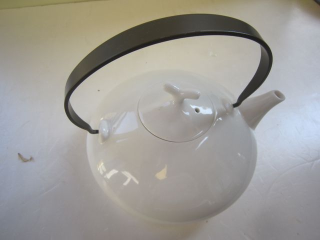 piccola teiera in porcellana