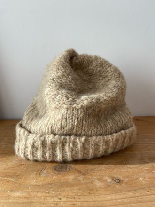 Gorro beige invierno 