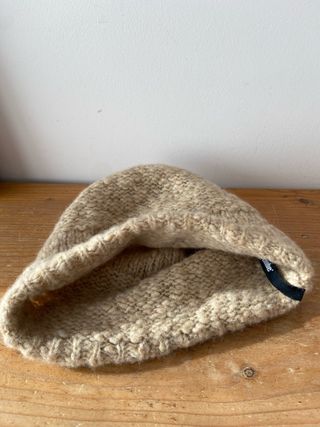 Gorro beige invierno 