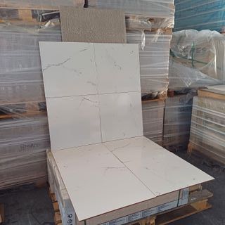 Gran lote de azulejo mármol brillo mármol 120m2 