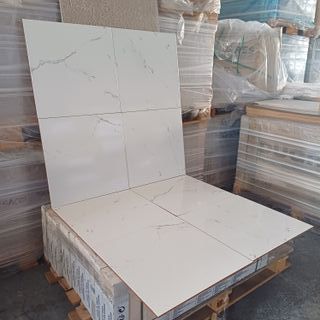 Gran lote de azulejo mármol brillo mármol 120m2 