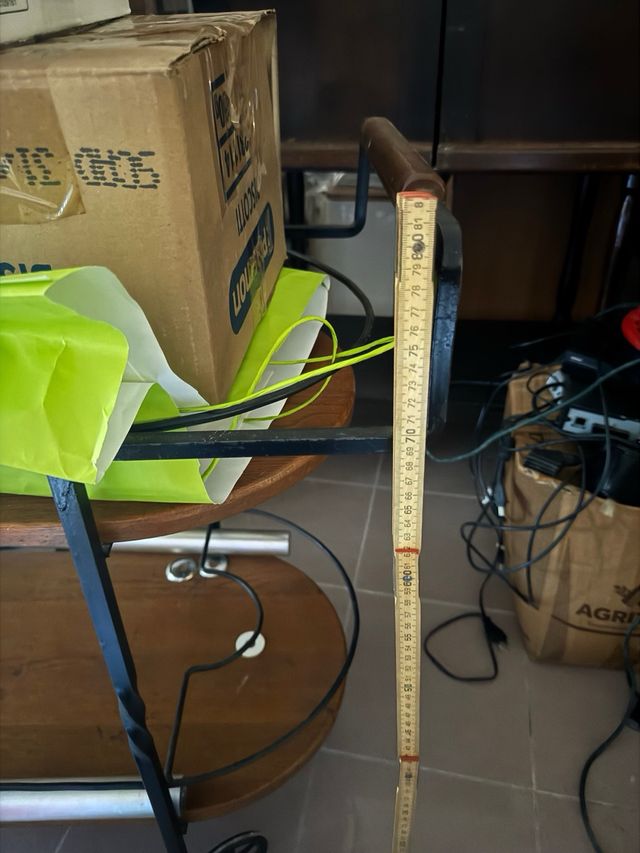 carrello in legno porta bottiglie