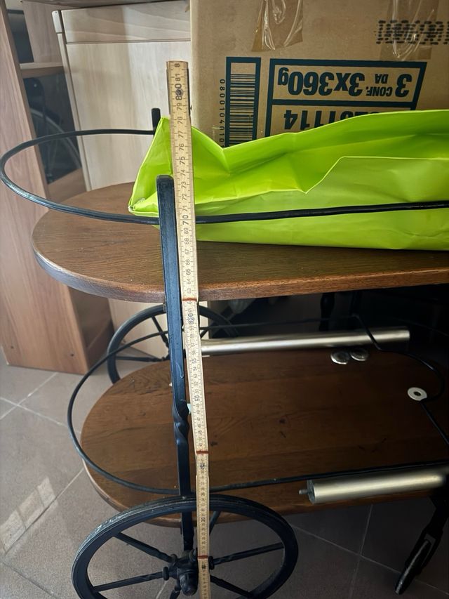 carrello in legno porta bottiglie