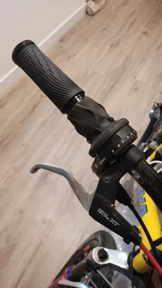 Se vende MTB clásica KONA sextoo 26"