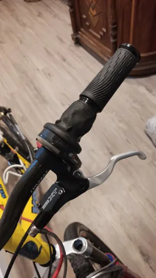 Se vende MTB clásica KONA sextoo 26"