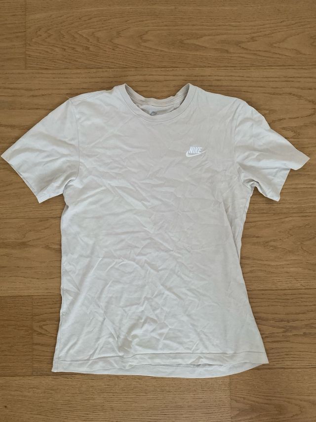 Camiseta nike beige