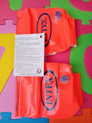 Manguitos nuevos 3-6/chanclas 24,28,30