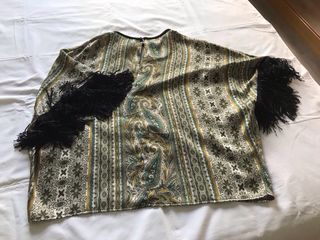 BLUSA TIPO PONCHO TONOS VERDES