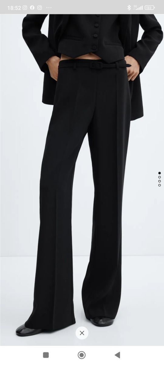 Pantalón negro mango modelo iguana