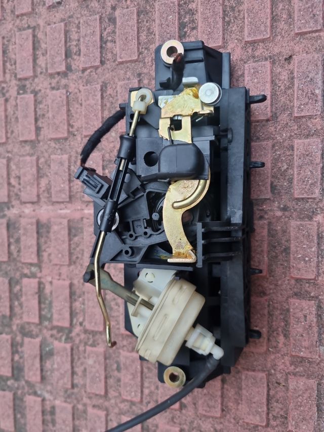 Cerradura portón a3 8L