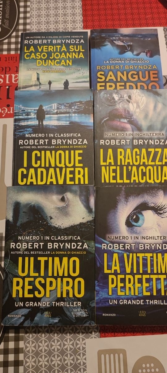 N. 6 libri giallo thriller