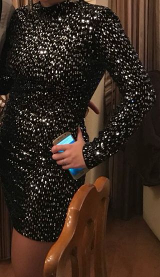 Vestido negro de lentejuelas