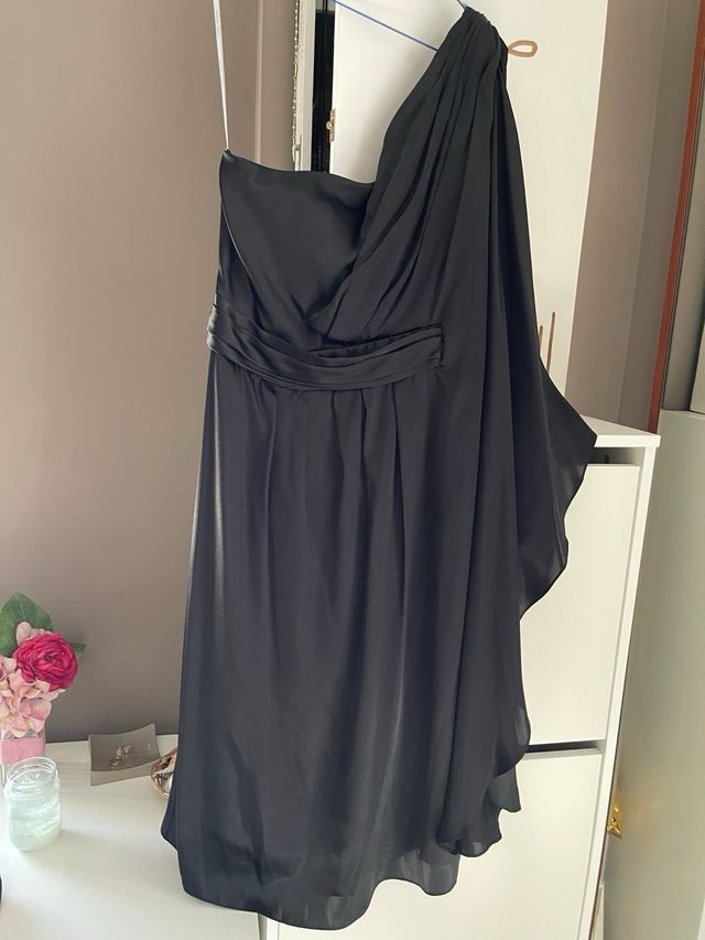 Vestido corto negro fiesta