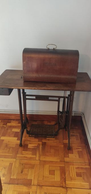 Maquina de coser SINGER