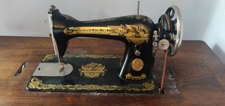 Maquina de coser SINGER