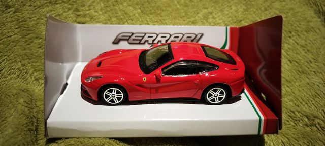 Ferrari F12 Berlinetta Bburago 1:43