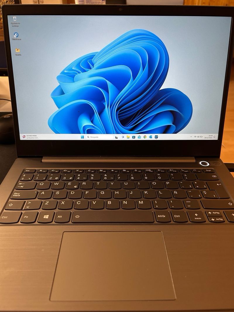Portatil LENOVO NUEVO +MONITOR SAMSUNG HDMI afbeelding 2