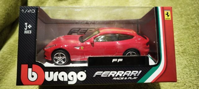 Ferrari FF Bburago Race&Play 1:43