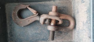 Gancho em ferro com elo de parafuso,