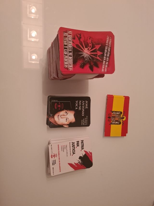 Varios calendarios de bolsillo,pegatinas,etc...