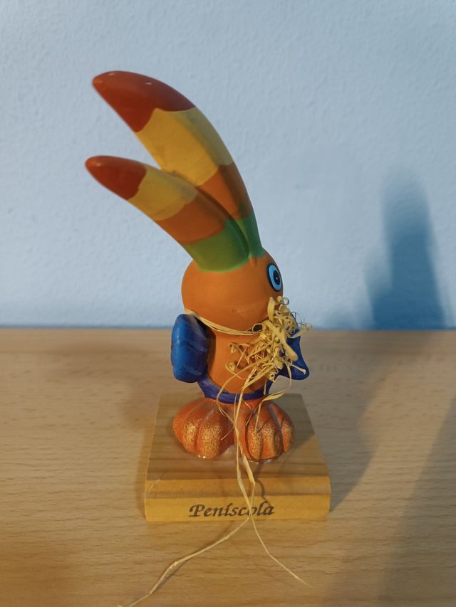 Estatua tucán de madera de decoración