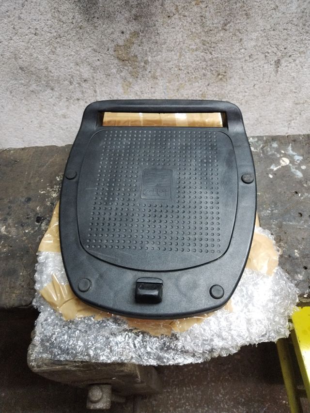 Griglia di supporto del bagagliaio Givi