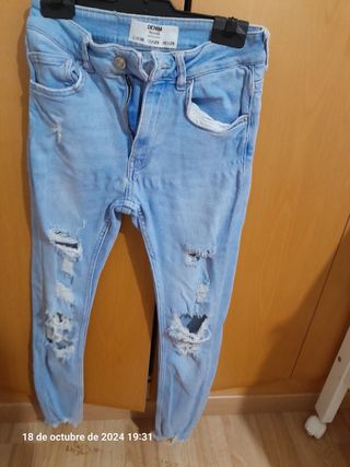 Pantalón rasgado Bershka