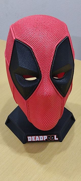 Mascara y soporte Deadpool oferta hasta domingo..