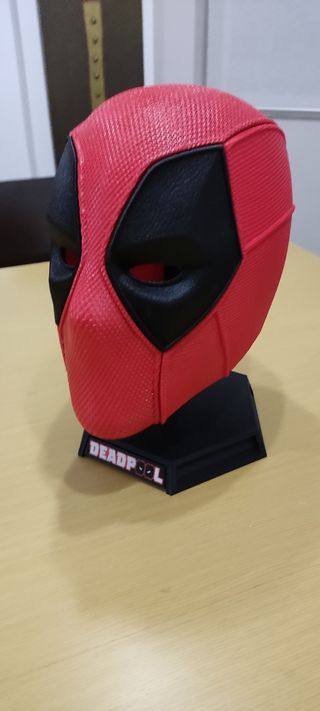 Mascara y soporte Deadpool oferta hasta domingo..