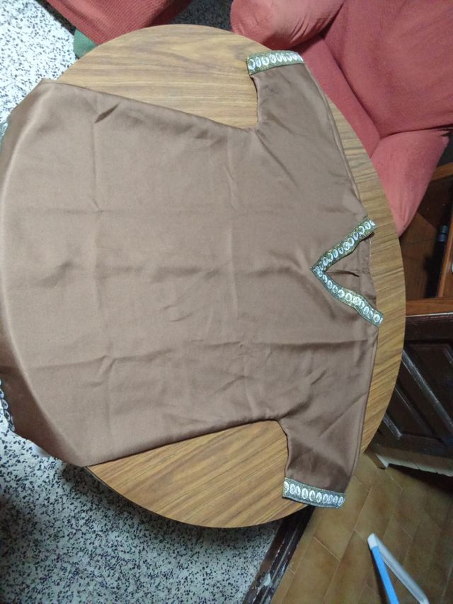Camisa marrón disfraz