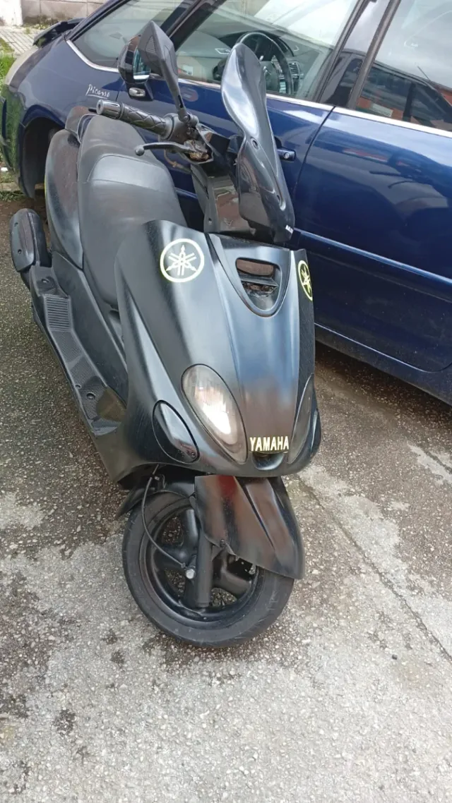 Moto Yamaha Majesty125