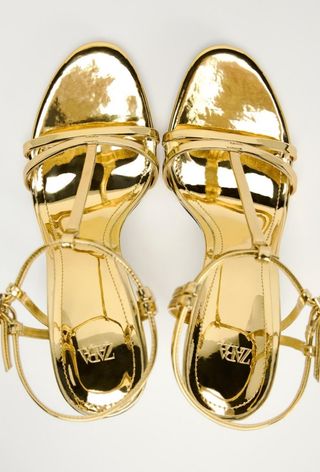 Zapatos dorados 