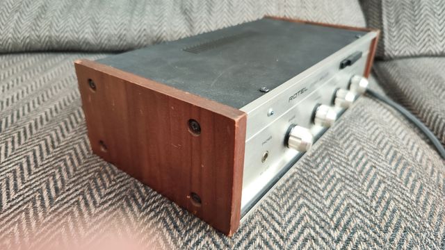 Amplificador Rotel Ra 210