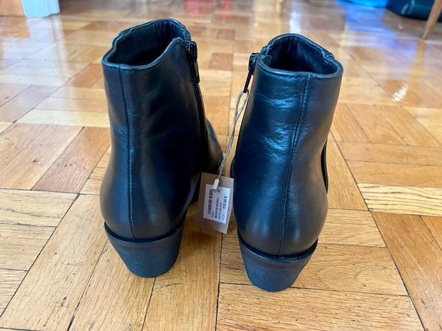Botines negros sin estrenar 220V talla 38