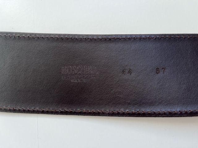 Cinturón Moschino talla 87