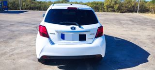 Toyota Yaris Híbrido 2016