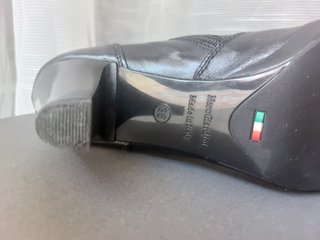 Stivaletto tronchetto nero