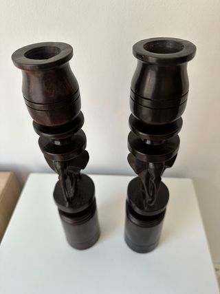 Juego de candelabros de ebano