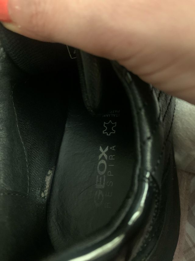 Zapatillas Geox cuero negras mujer