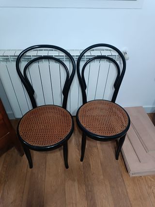 Sillas antiguas de rejilla